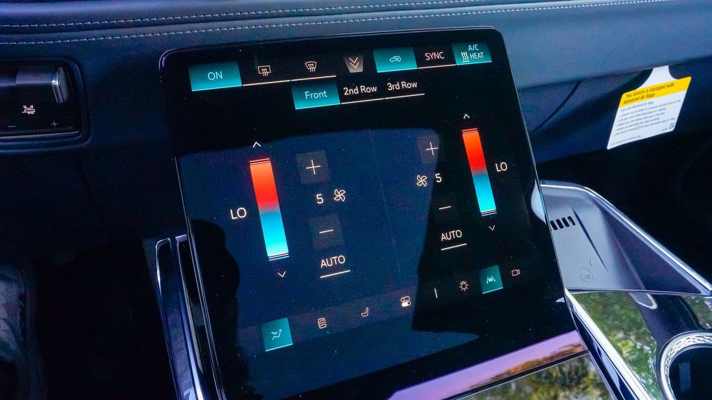 New 2025 Cadillac Escalade IQ Sport 2 w/ LPO, ONYX Package image 33