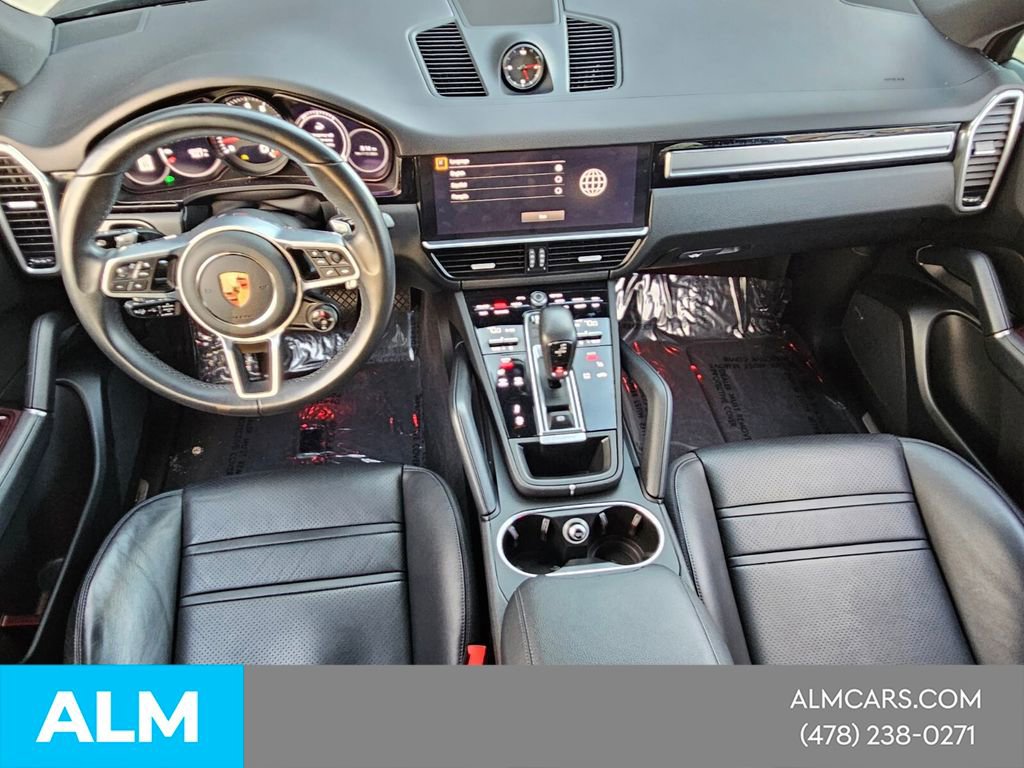 Used 2023 Porsche Cayenne Platinum Edition image 12