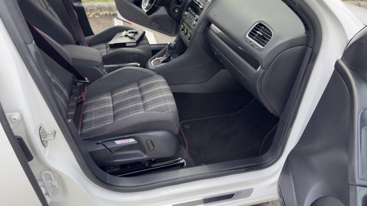 Used 2013 Volkswagen Golf 4-Door image 24