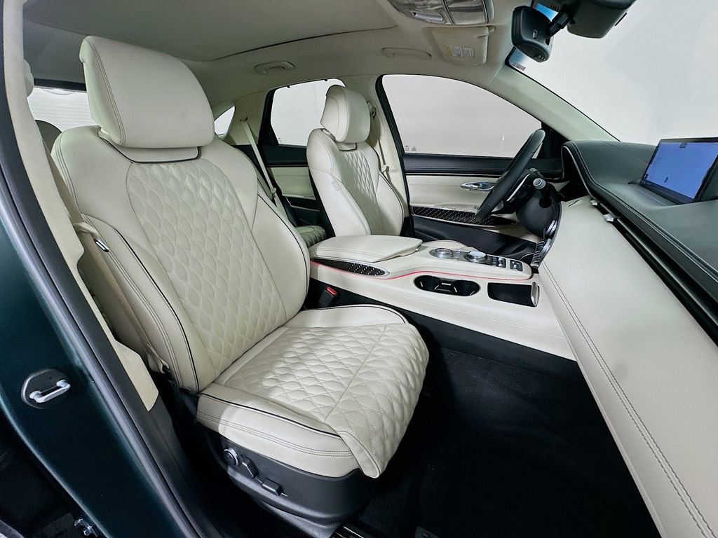 Used 2022 Genesis GV70 3.5T Sport w/ Sport Prestige Package image 29