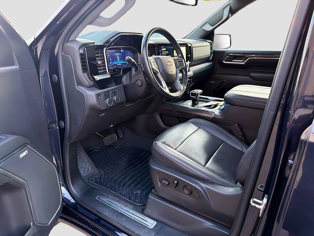 Used 2023 Chevrolet Silverado 1500 LTZ w/ LTZ Premium Package AWD/4WD image 25