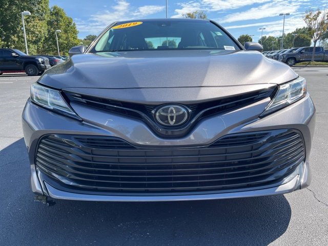 Used 2019 Toyota Camry LE image 2