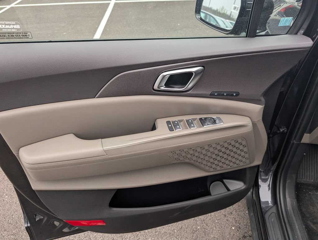 New 2026 Kia Carnival EX FWD image 12