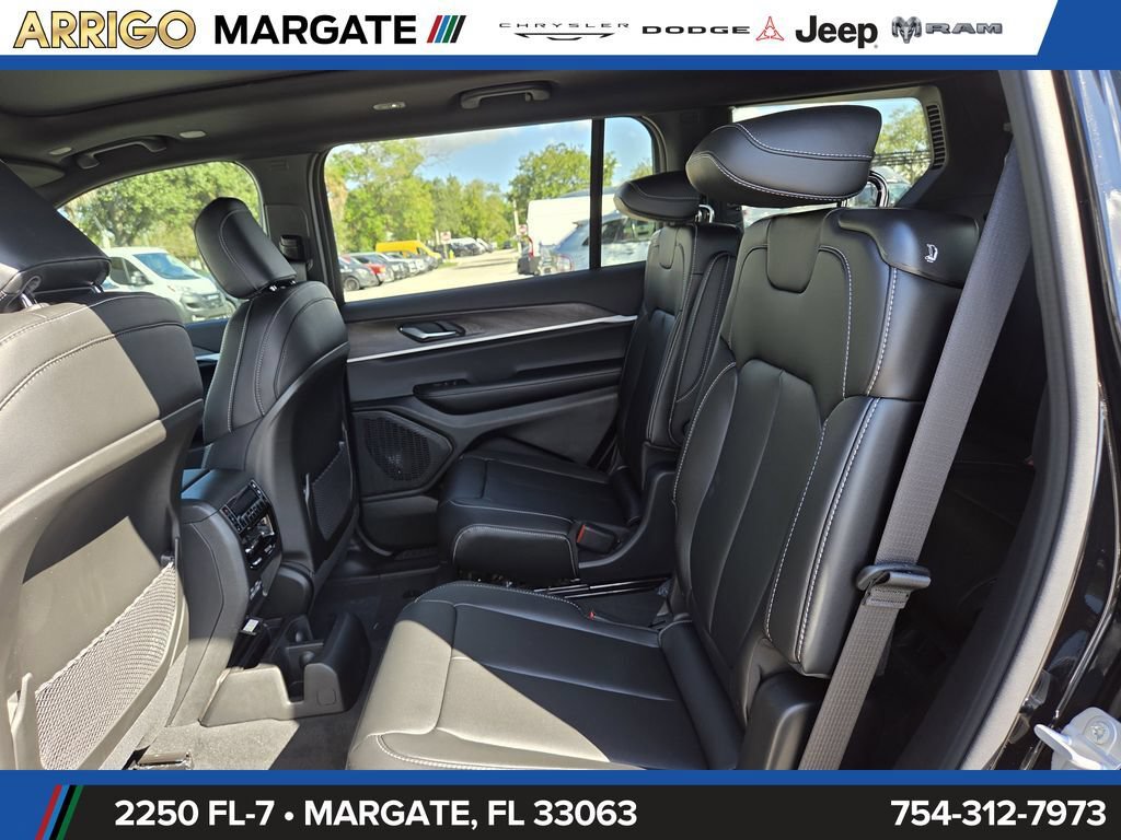 New 2025 Jeep Grand Cherokee L Limited w/ Trailer Tow Package AWD/4WD image 15