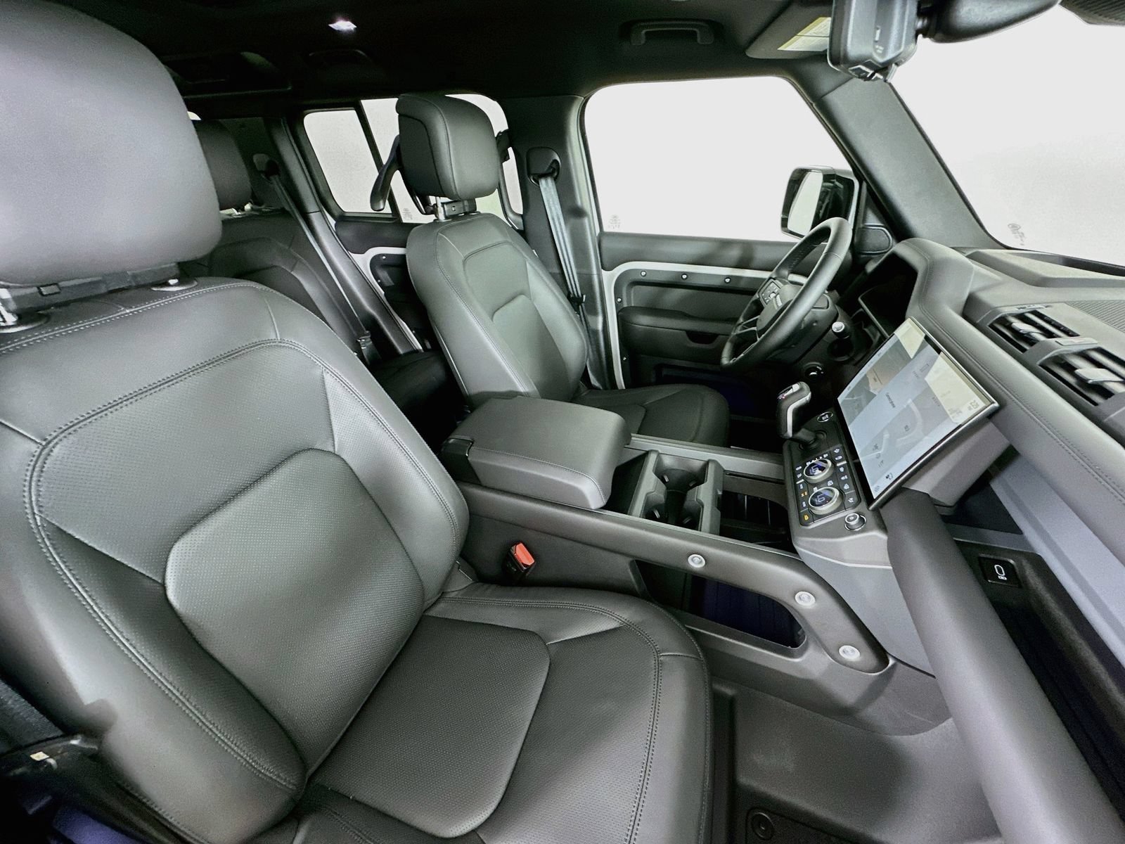 New 2026 Land Rover Defender 110 X-Dynamic SE AWD/4WD image 45