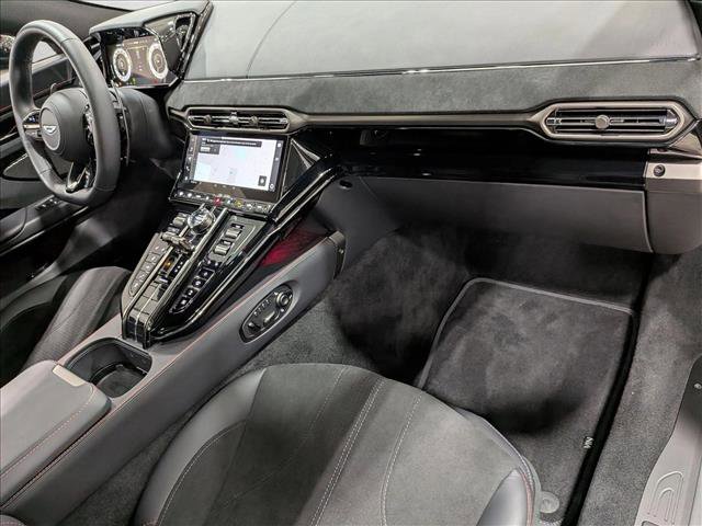 Used 2025 Aston Martin V8 Vantage Coupe RWD image 19