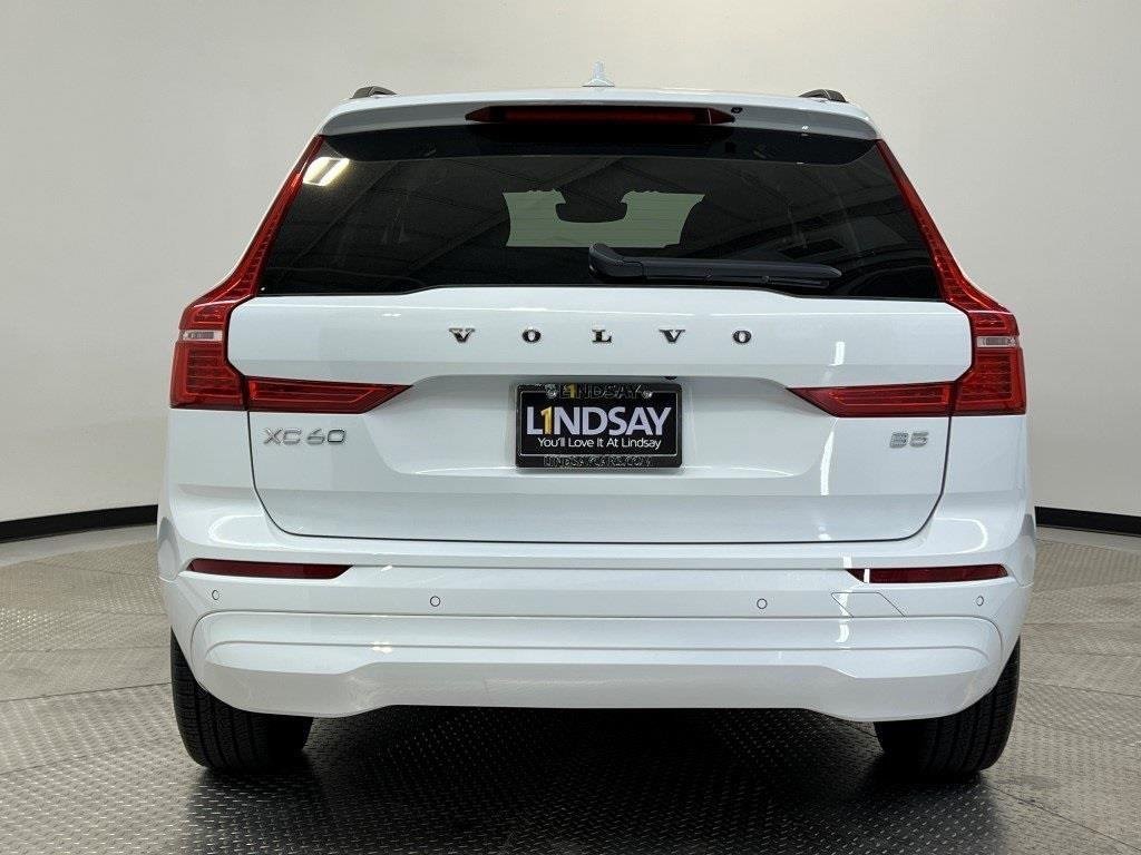 Used 2022 Volvo XC60 B5 Momentum image 6