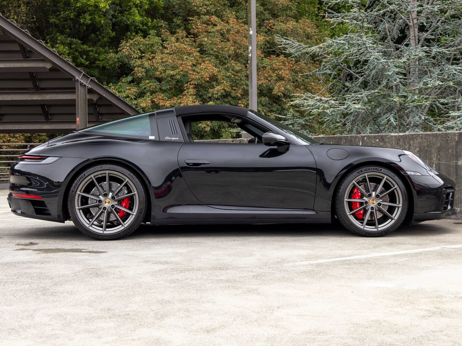 Certified 2024 Porsche 911 Targa 4S w/ Premium Package AWD/4WD image 11