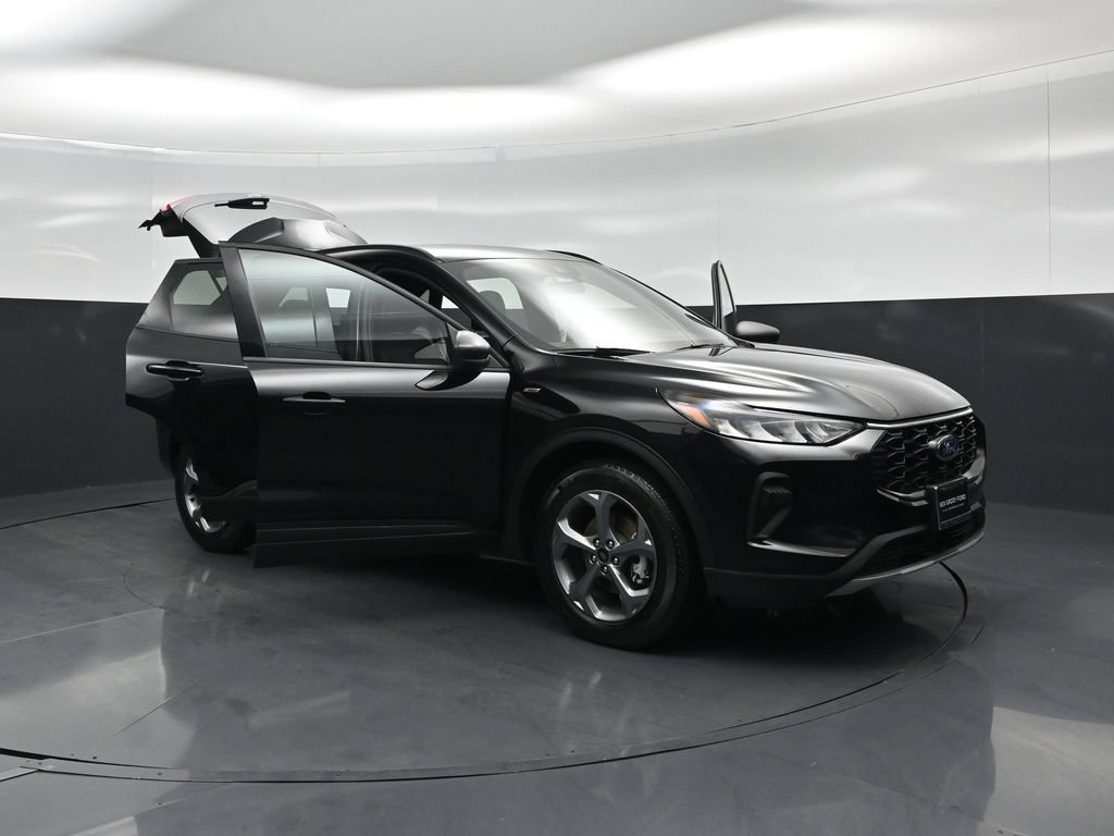 Certified 2025 Ford Escape ST-Line FWD image 30