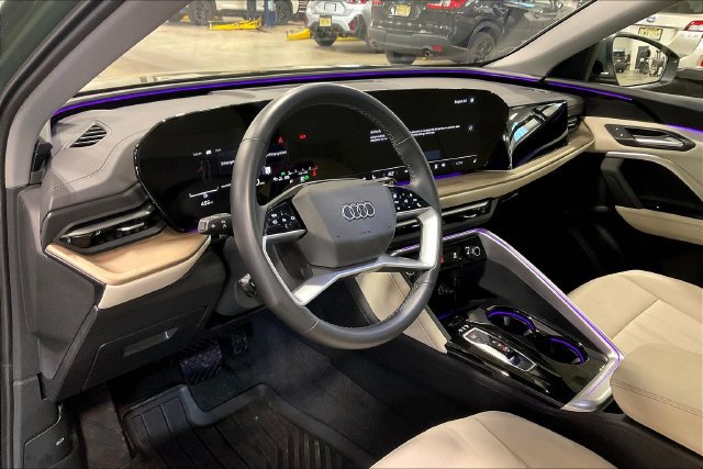 Certified 2025 Audi Q5 Premium w/ Convenience Package AWD/4WD image 14