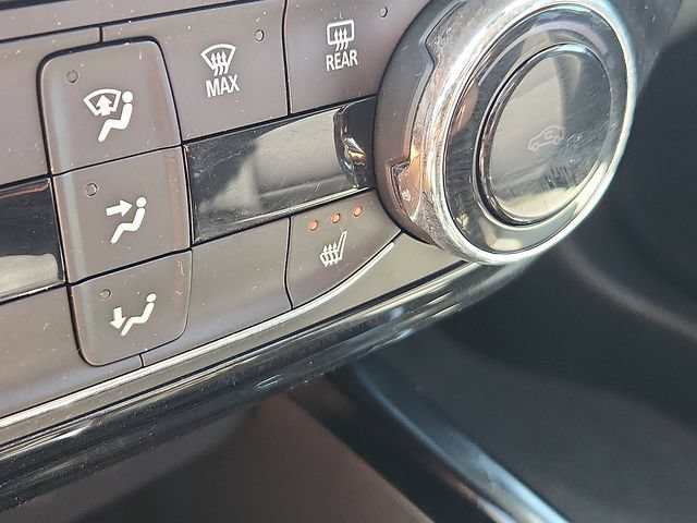 Used 2025 Chevrolet Trax LT w/ LT Convenience Package FWD image 18