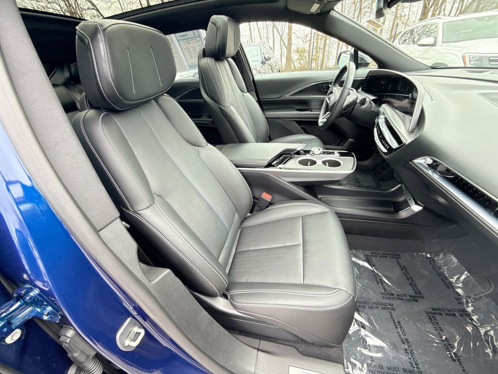 Used 2024 Cadillac Lyriq Luxury image 24