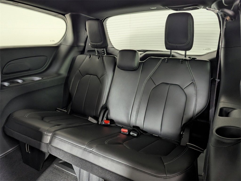 New 2026 Chrysler Pacifica Select image 23