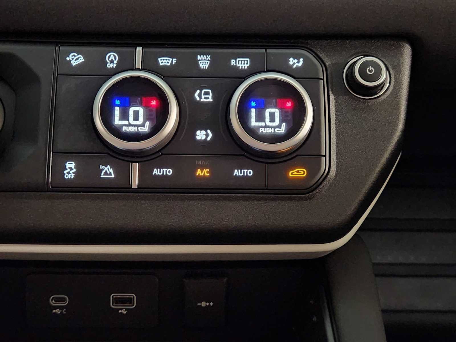 Used 2023 Land Rover Defender 110 S AWD/4WD image 18