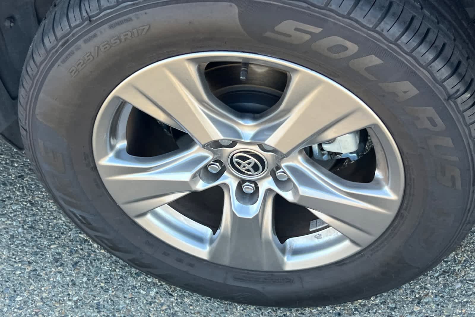Used 2023 Toyota RAV4 LE AWD/4WD image 22