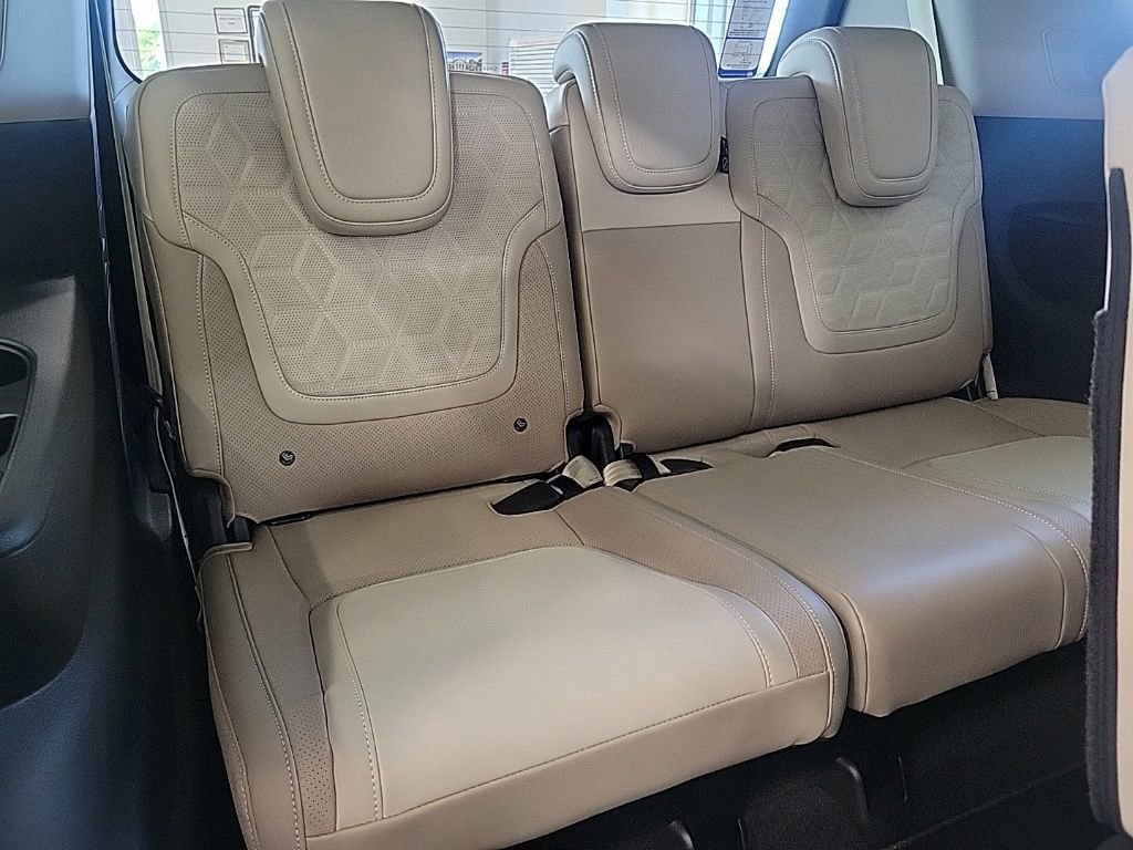 New 2025 Nissan Armada Platinum Reserve image 19