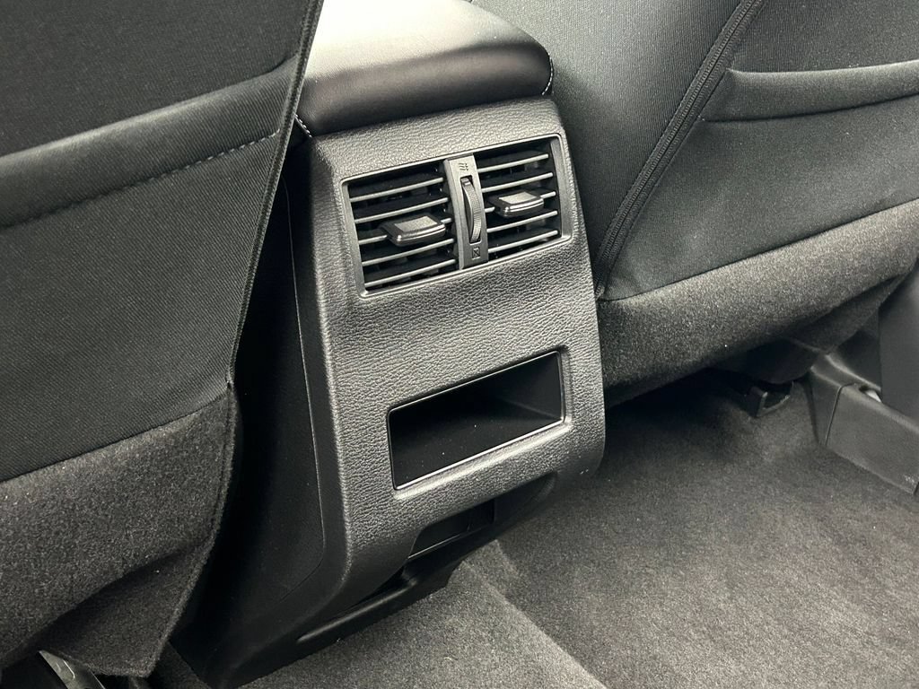 Used 2024 Mitsubishi Outlander ES FWD image 20