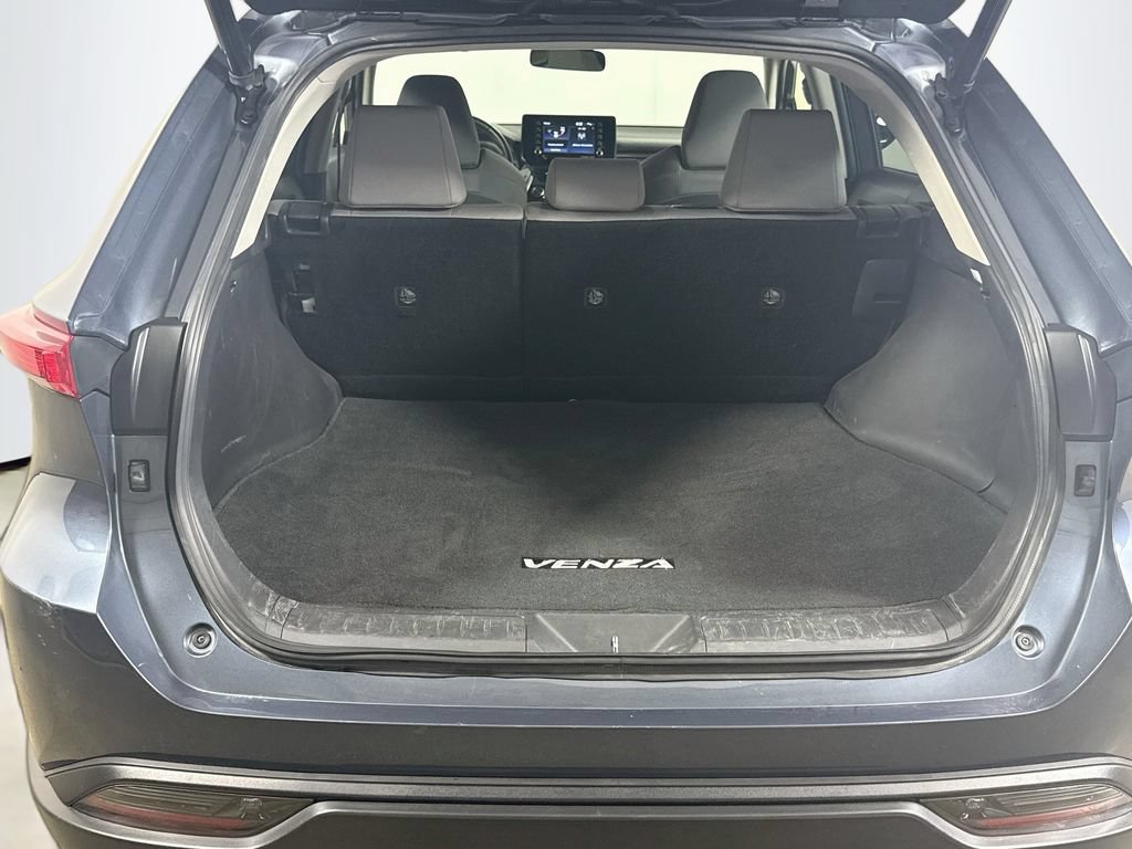 Certified 2021 Toyota Venza LE w/ Carpet Mat Package (TMS) AWD/4WD image 23