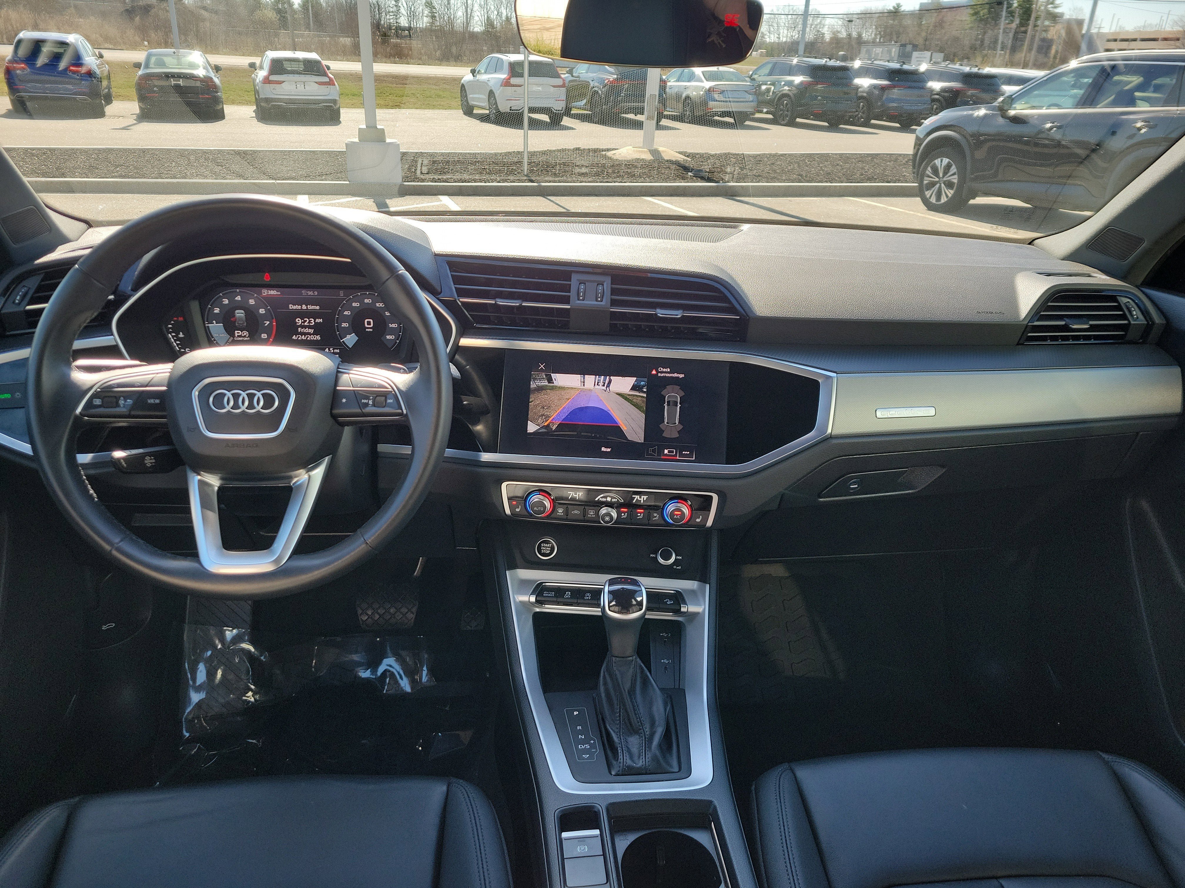 Used 2022 Audi Q3 2.0T Premium w/ Convenience Package AWD/4WD image 3