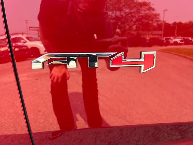 New 2026 GMC Yukon XL AT4 Ultimate AWD/4WD image 9