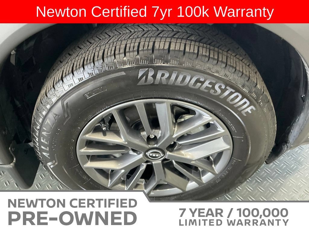Used 2025 Nissan Rogue S FWD image 40