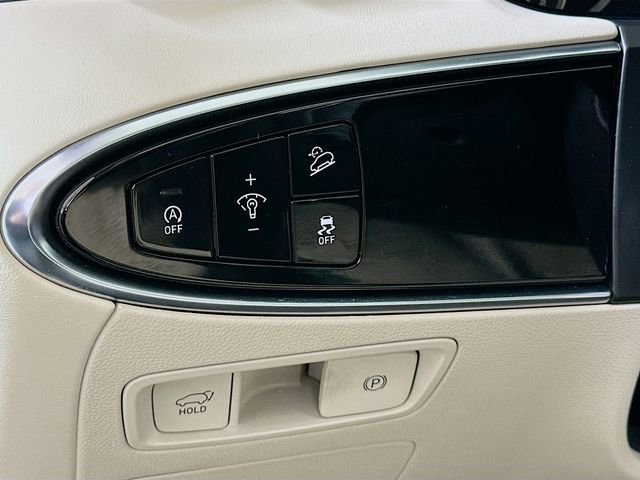 Used 2023 Genesis GV70 2.5T w/ Select Package image 11