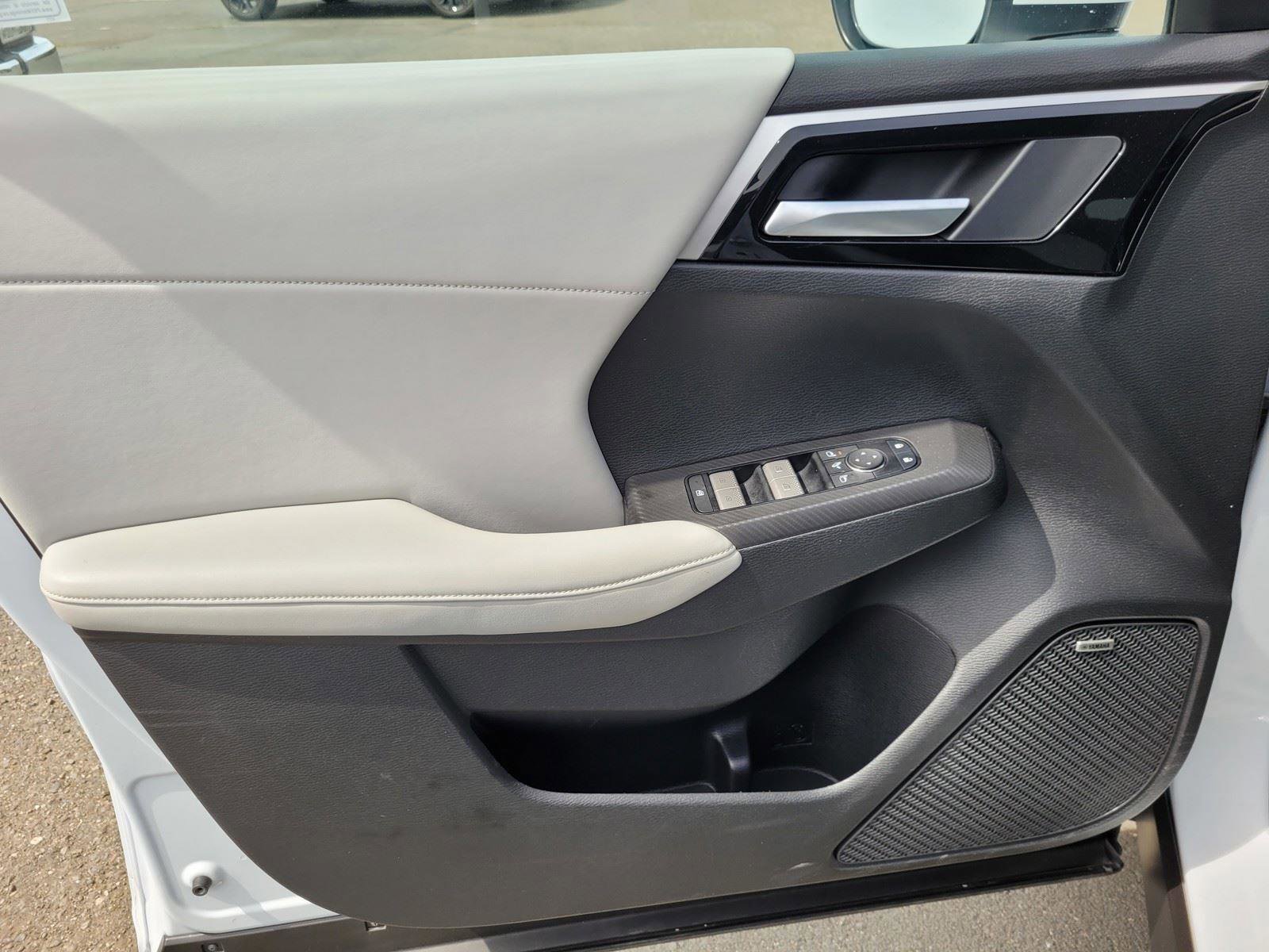 Used 2025 Mitsubishi Outlander SE AWD/4WD image 22