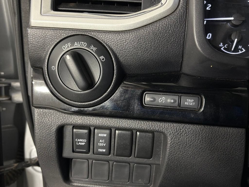 Used 2021 Nissan Titan SV w/ SV Convenience Package AWD/4WD image 26