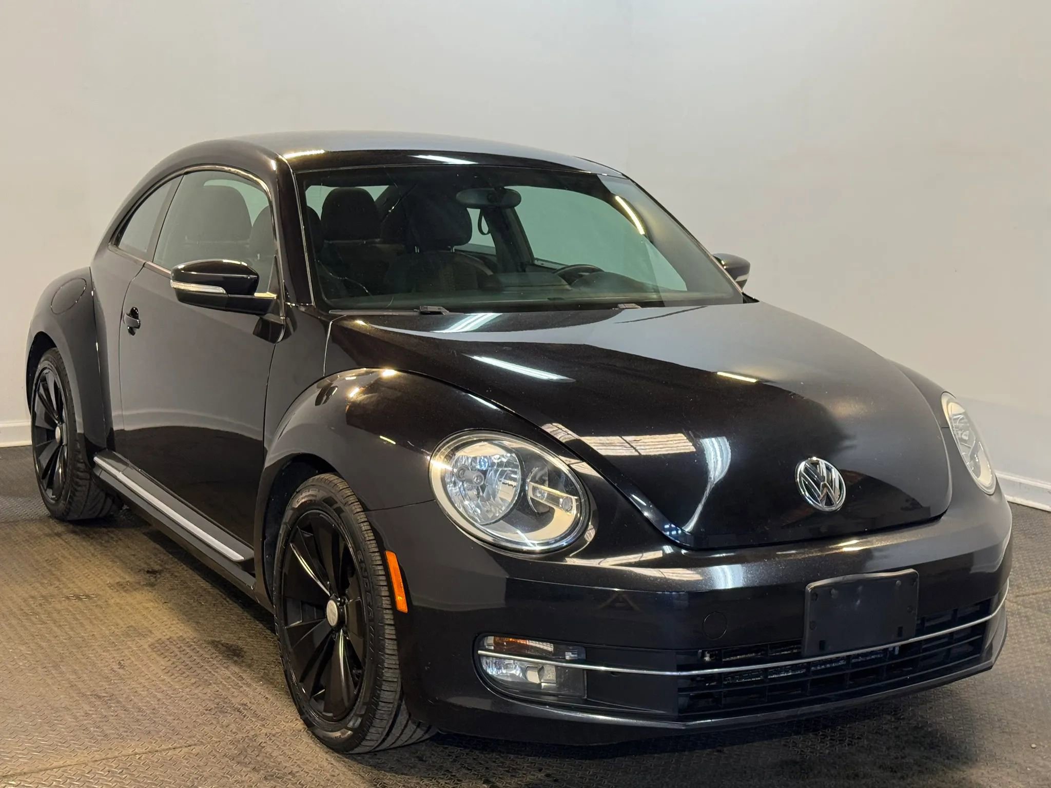Used 2013 Volkswagen Beetle 2.0T FWD image 3
