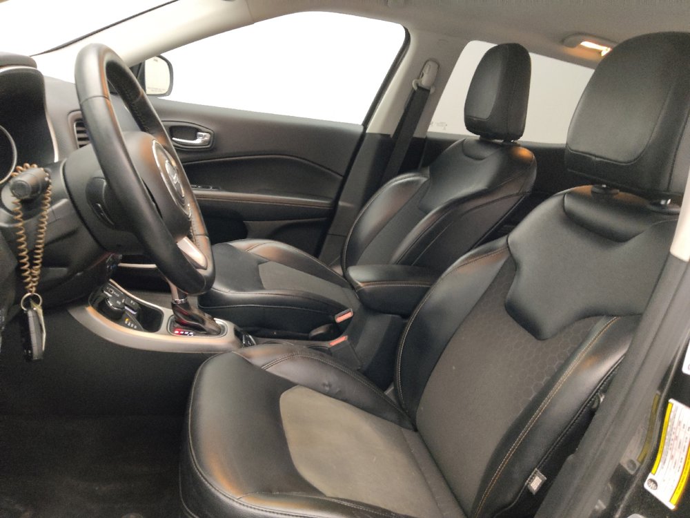 Used 2018 Jeep Compass Latitude w/ Popular Equipment Group AWD/4WD image 17