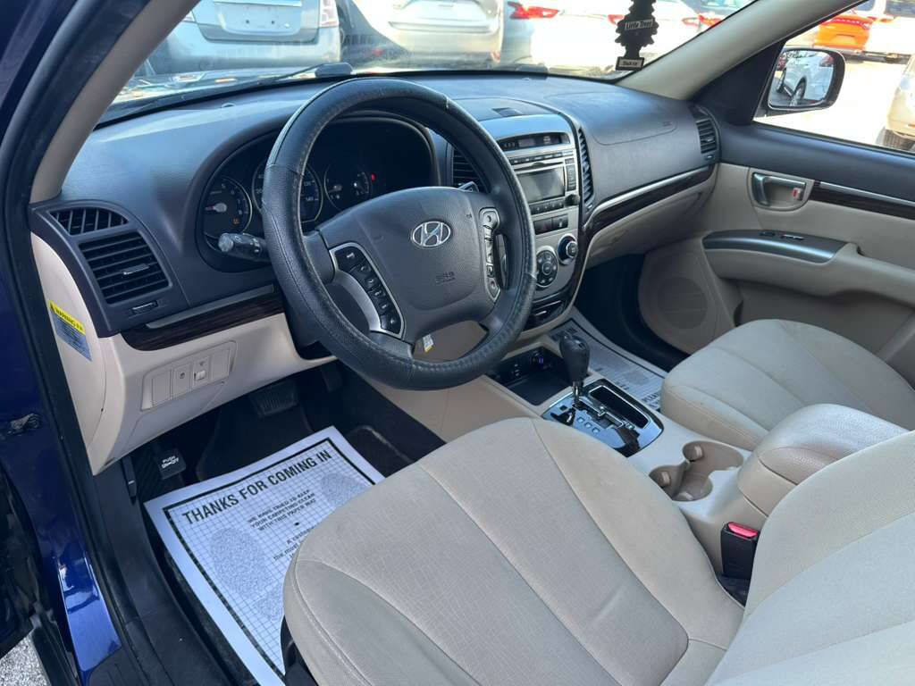 Used 2010 Hyundai Santa Fe GLS FWD image 11