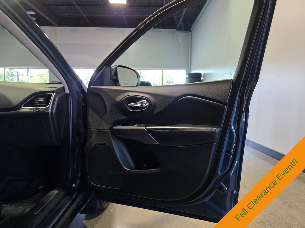Used 2020 Jeep Cherokee Limited AWD/4WD image 21