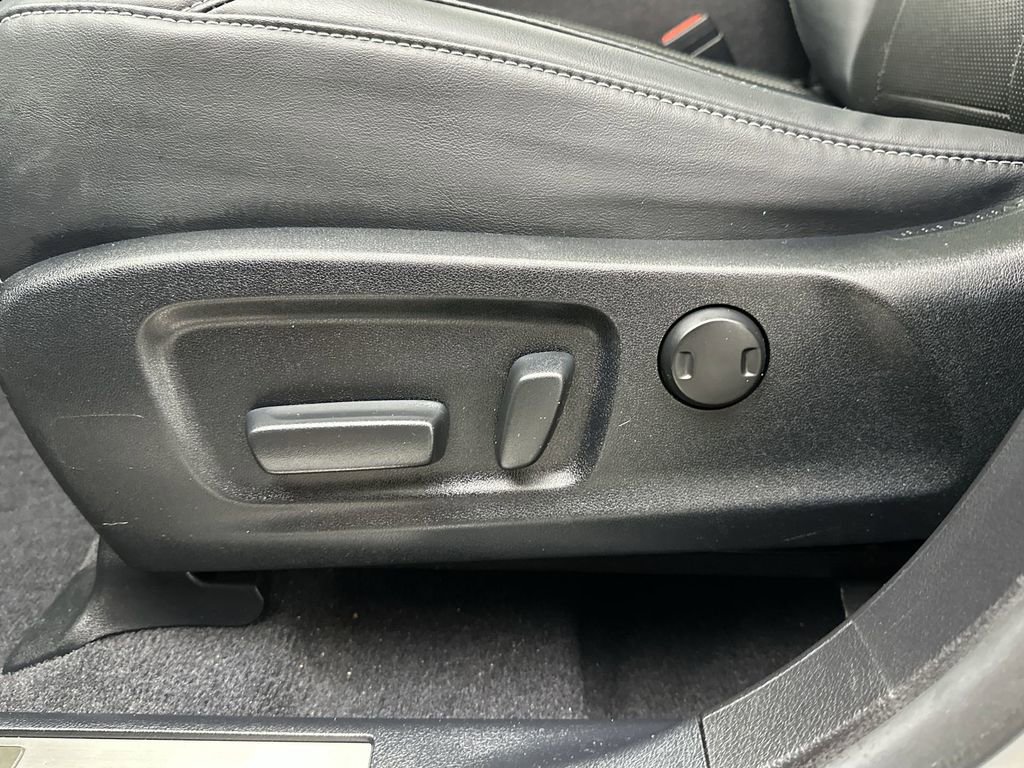 Used 2022 Lexus RX 350L Premium w/ Premium Package image 12