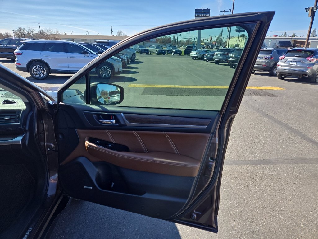 Used 2019 Subaru Outback 3.6R Touring image 18