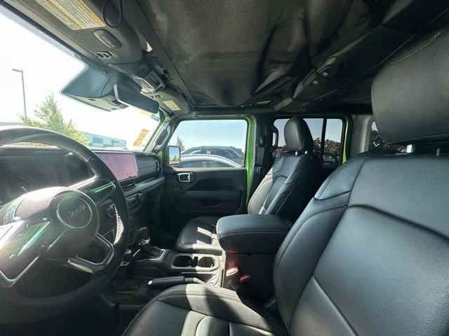 Used 2025 Jeep Wrangler Unlimited Sahara AWD/4WD image 7