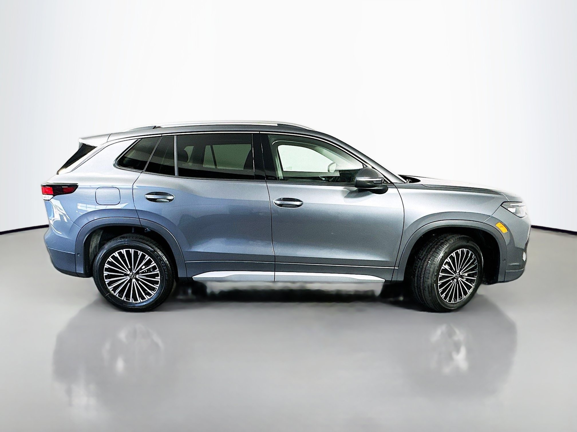 New 2026 Volkswagen Tiguan S AWD/4WD image 8