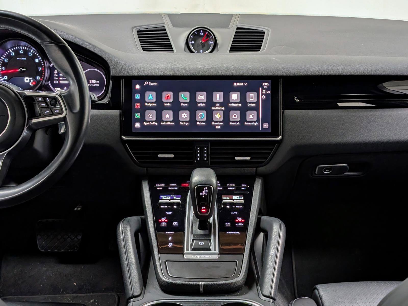 Used 2023 Porsche Cayenne Platinum Edition image 25