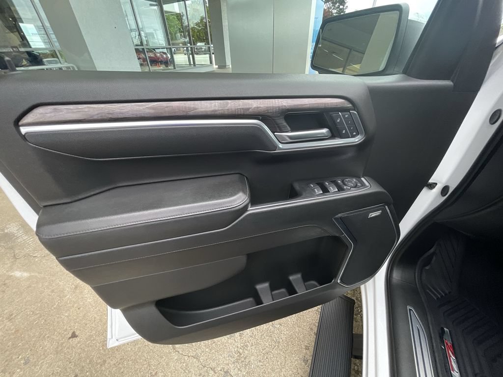 Certified 2025 Chevrolet Silverado 1500 LTZ AWD/4WD image 21