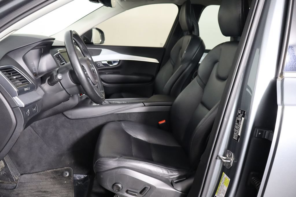 Used 2018 Volvo XC90 T5 Momentum w/ Convenience Package FWD image 14