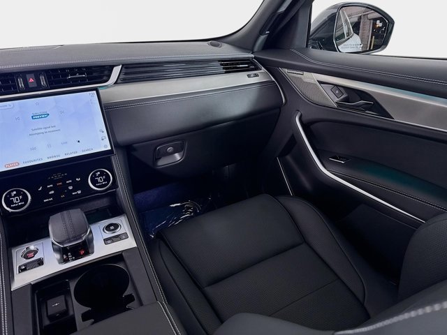 Used 2026 Jaguar F-PACE R-Dynamic S image 26