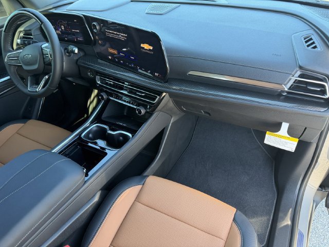 New 2027 Chevrolet Traverse Z71 w/ Enhanced Driving Package AWD/4WD image 17