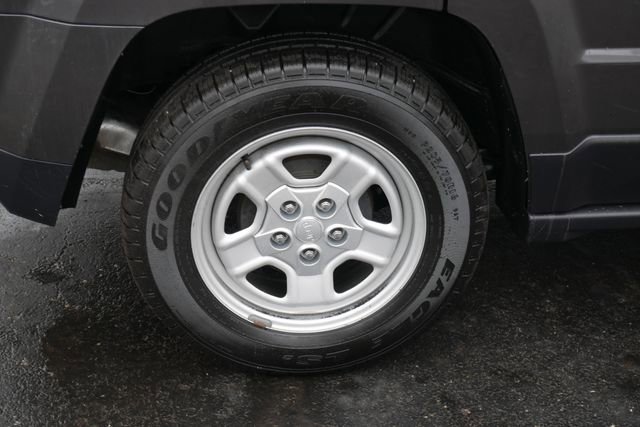 Used 2015 Jeep Patriot Sport image 9