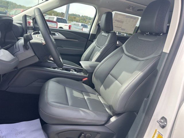 New 2025 Ford Explorer Active image 16