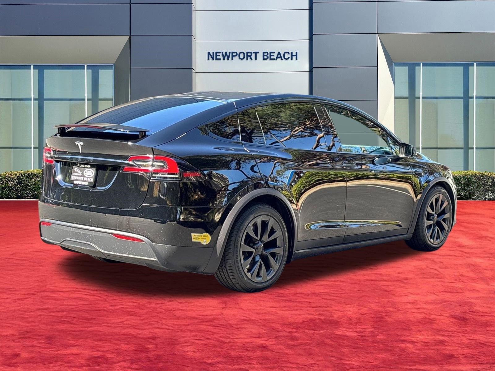 Used 2022 Tesla Model X image 9