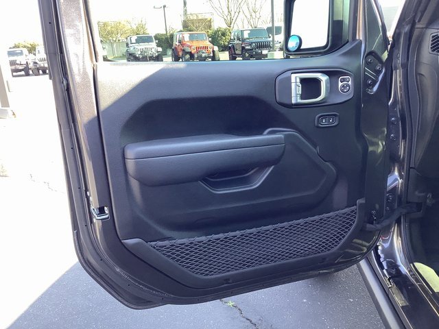 Used 2023 Jeep Wrangler Sport S image 9