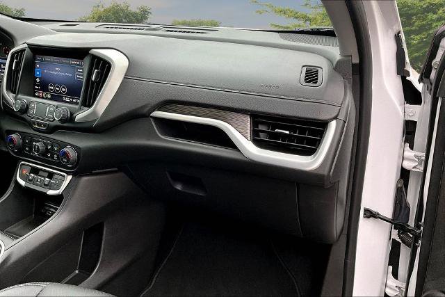 Used 2024 GMC Terrain SLT image 16