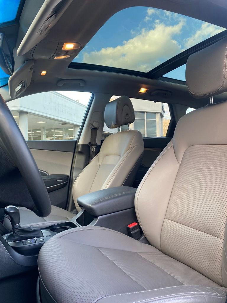 Used 2019 Hyundai Santa Fe XL image 14