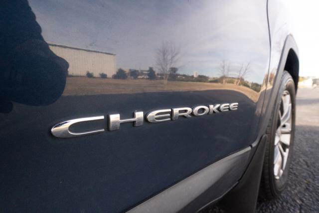 Used 2020 Jeep Cherokee Latitude Plus image 48