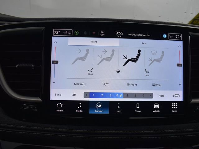 Used 2024 Chrysler Pacifica Select image 24