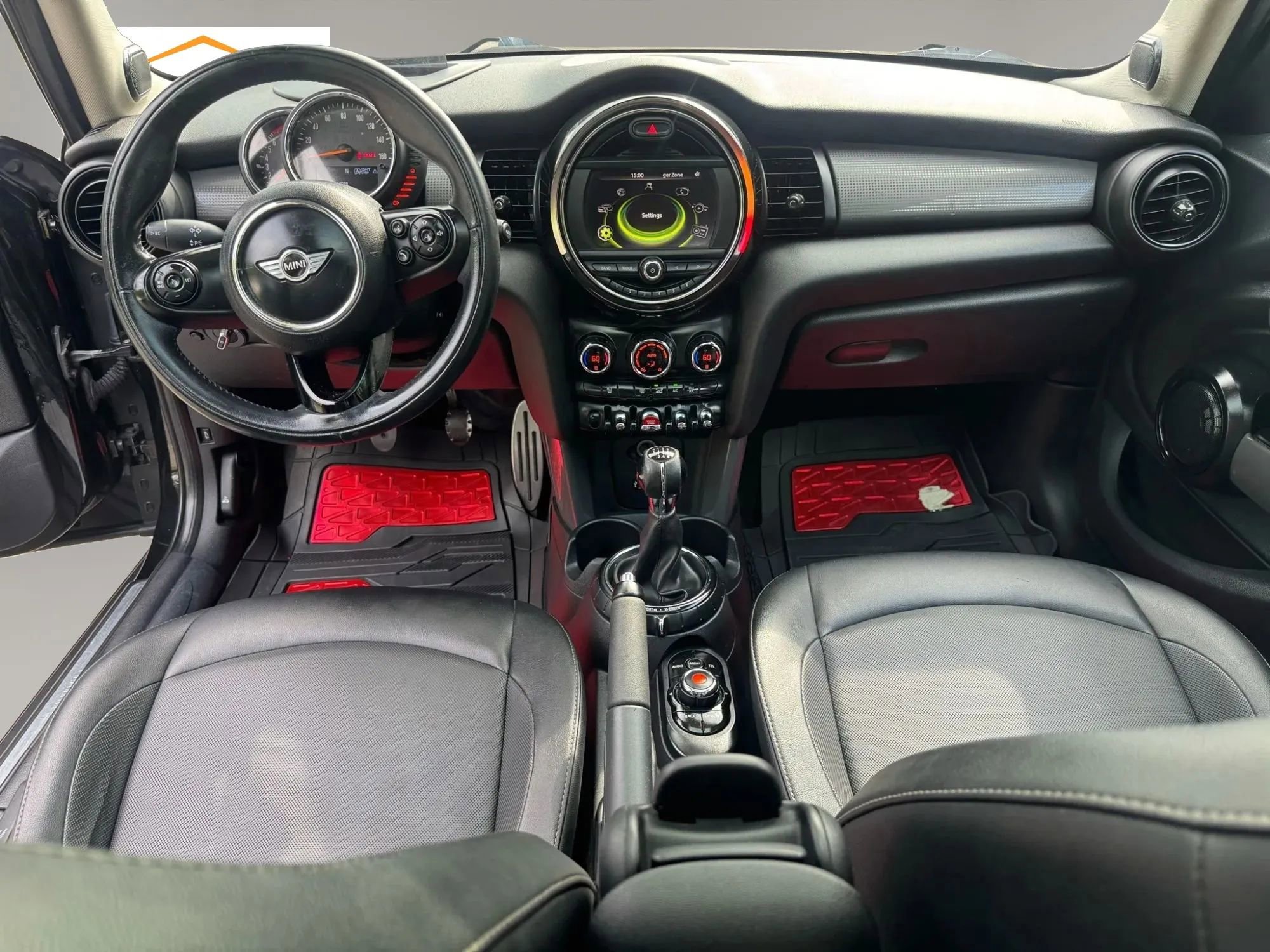 Used 2016 MINI Cooper 4-Door Hardtop w/ Premium Package FWD image 23